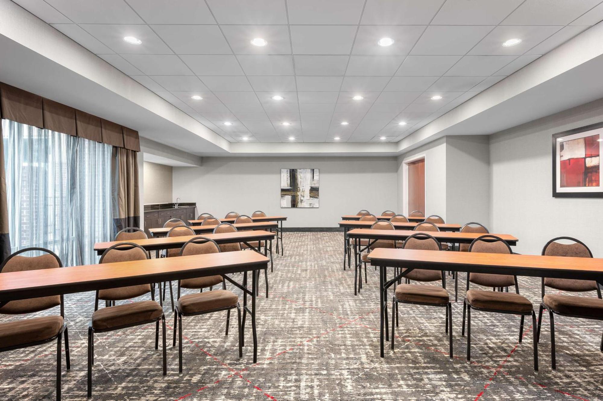 Hampton Inn Atlanta МакДона Екстериор снимка