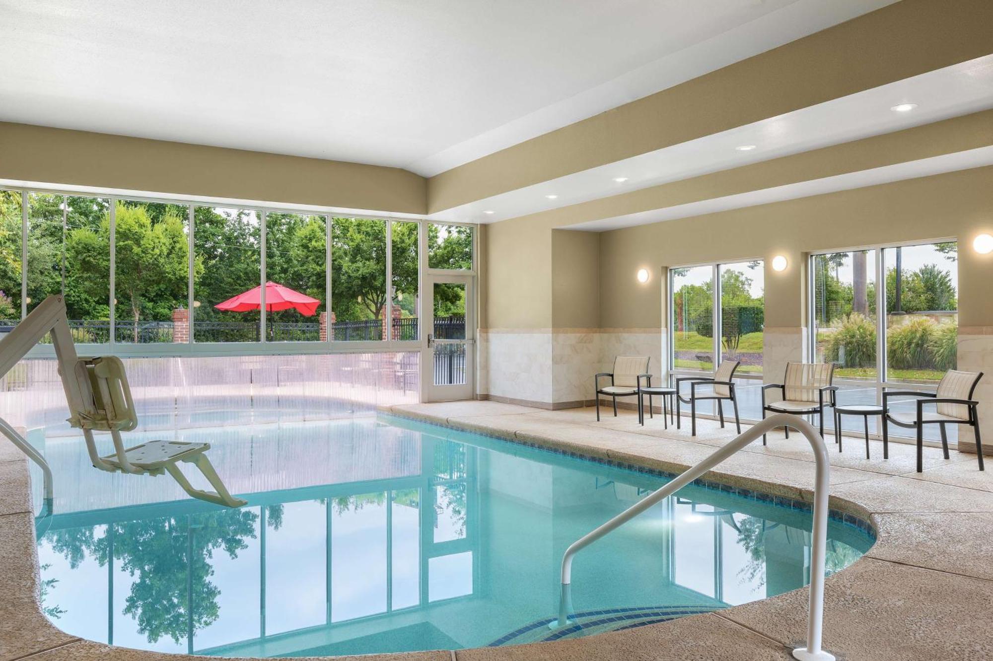 Hampton Inn Atlanta МакДона Екстериор снимка